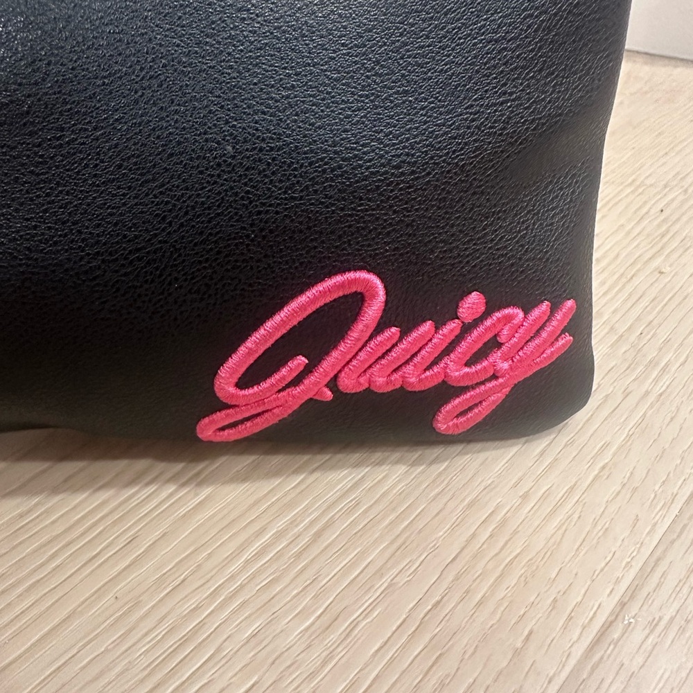 Juicy Couture Black Wristlet with Pink Logo - Picture 2 of 7